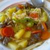 Gemsesuppe mit Rindfleisch